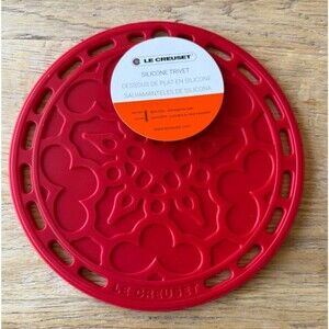 Le Creuset 8in Round Silicone French Trivet Hot Pad Gripper Cerise Red NEW